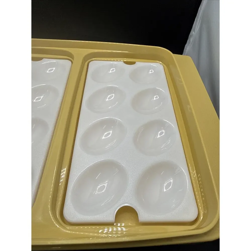 Vintage Tupperware Deviled Egg Keeper Carrier Tray Container Harvest Gold 723